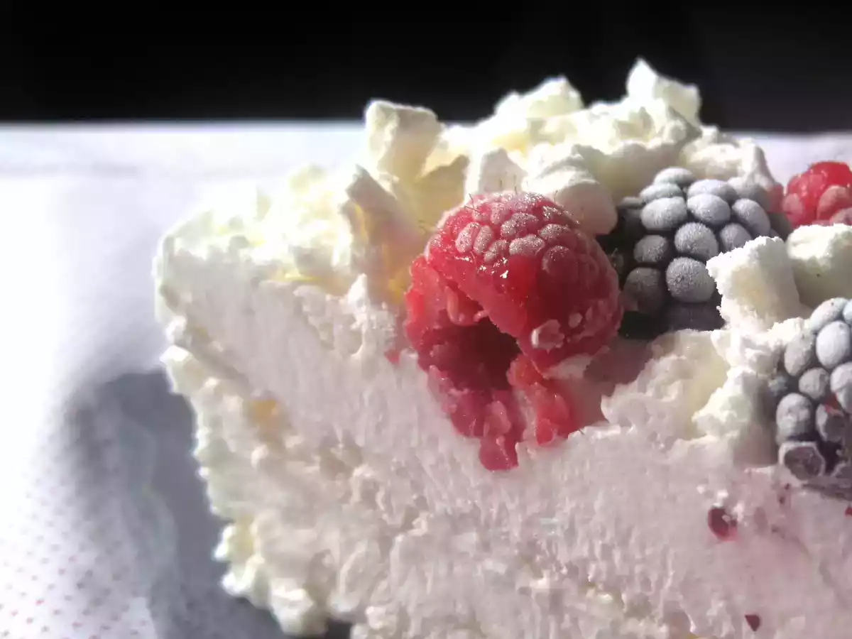 Torta Meringata alle more e lamponi - foto 7