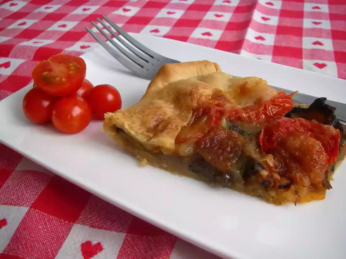 Torta salata melanzane e pomodoro
