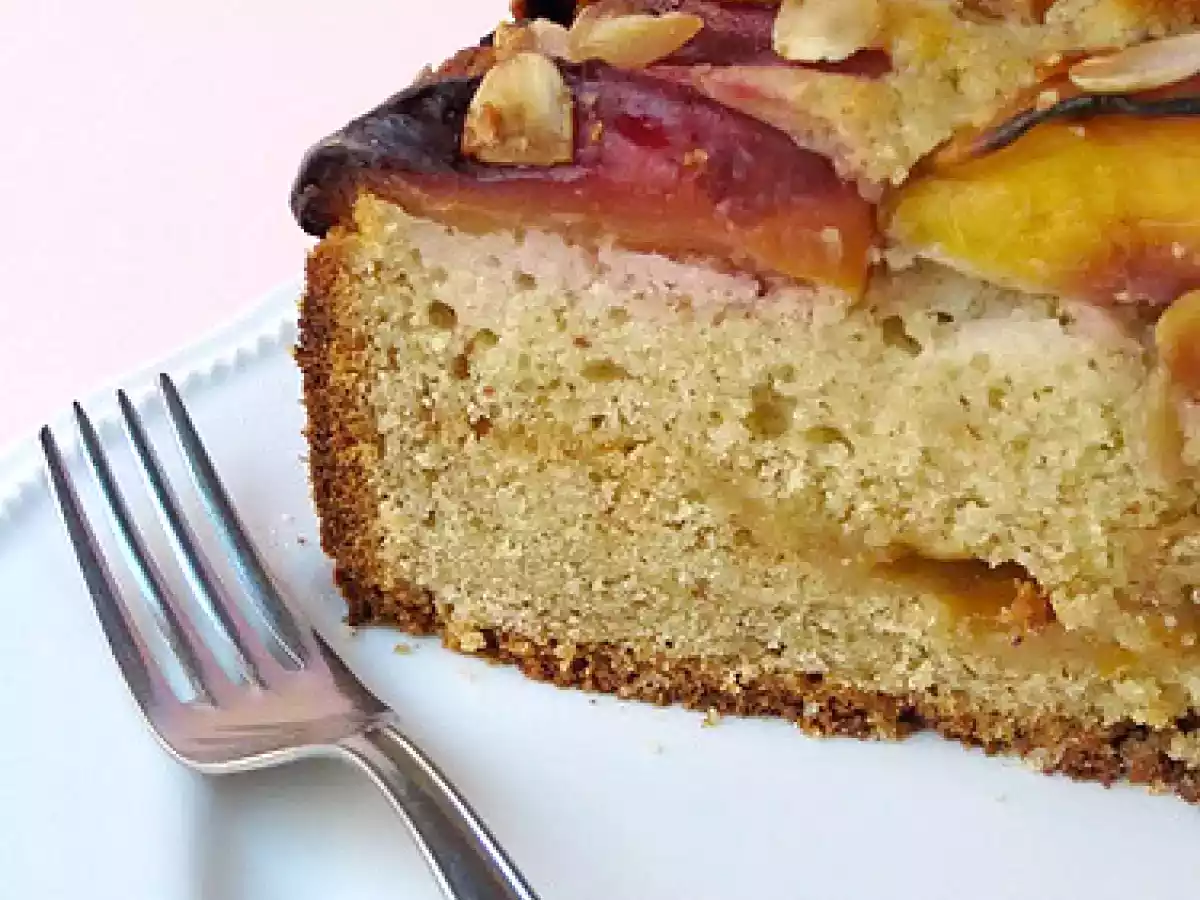 Torta soffice con pesche e mandorle - foto 3