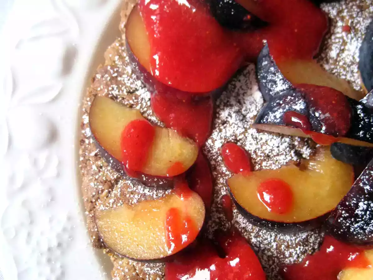 Torta Vegan di susine e fragole - foto 4