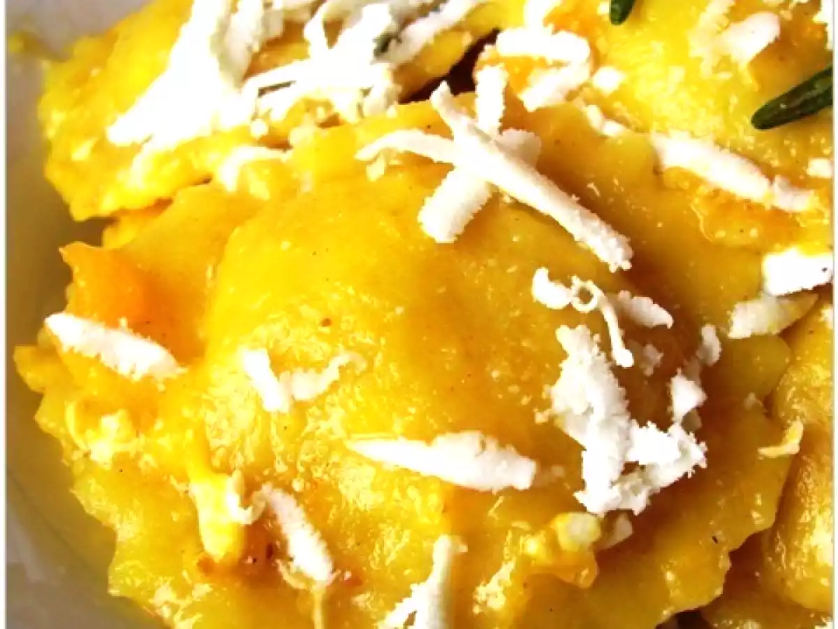Tortelli di zucca con amaretti e ricotta salata - foto 2