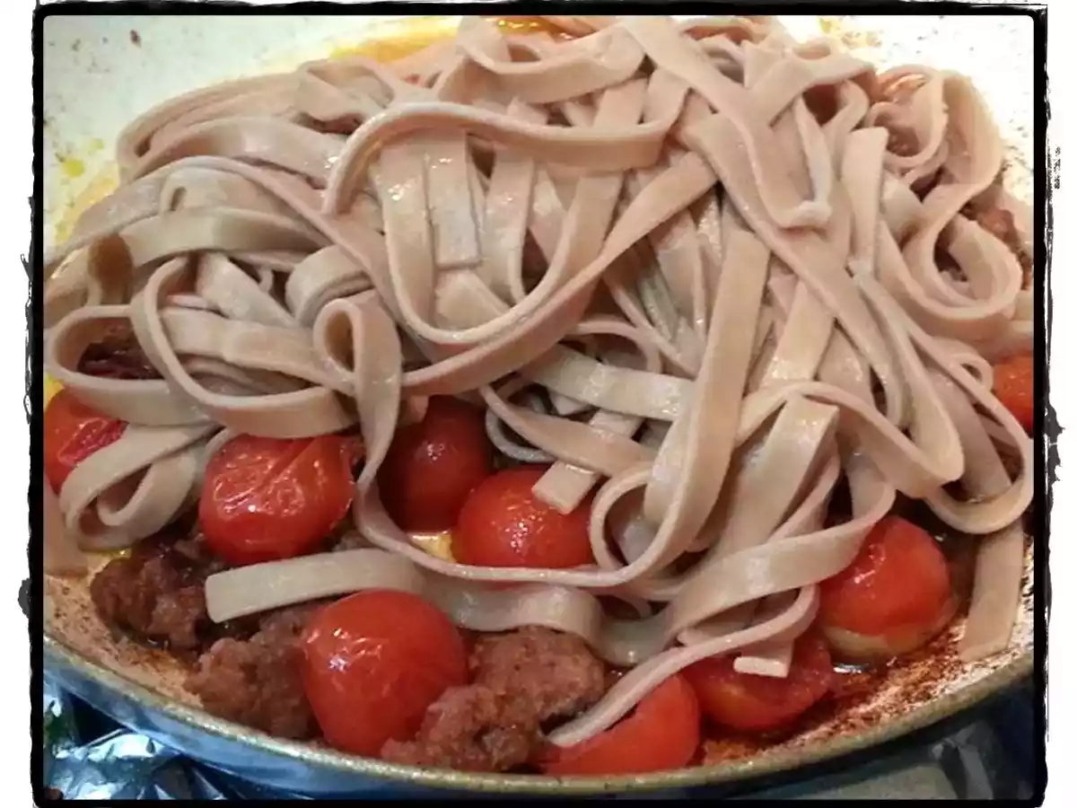 Trine di Castagna al sugo veloce di Salsiccia - foto 5