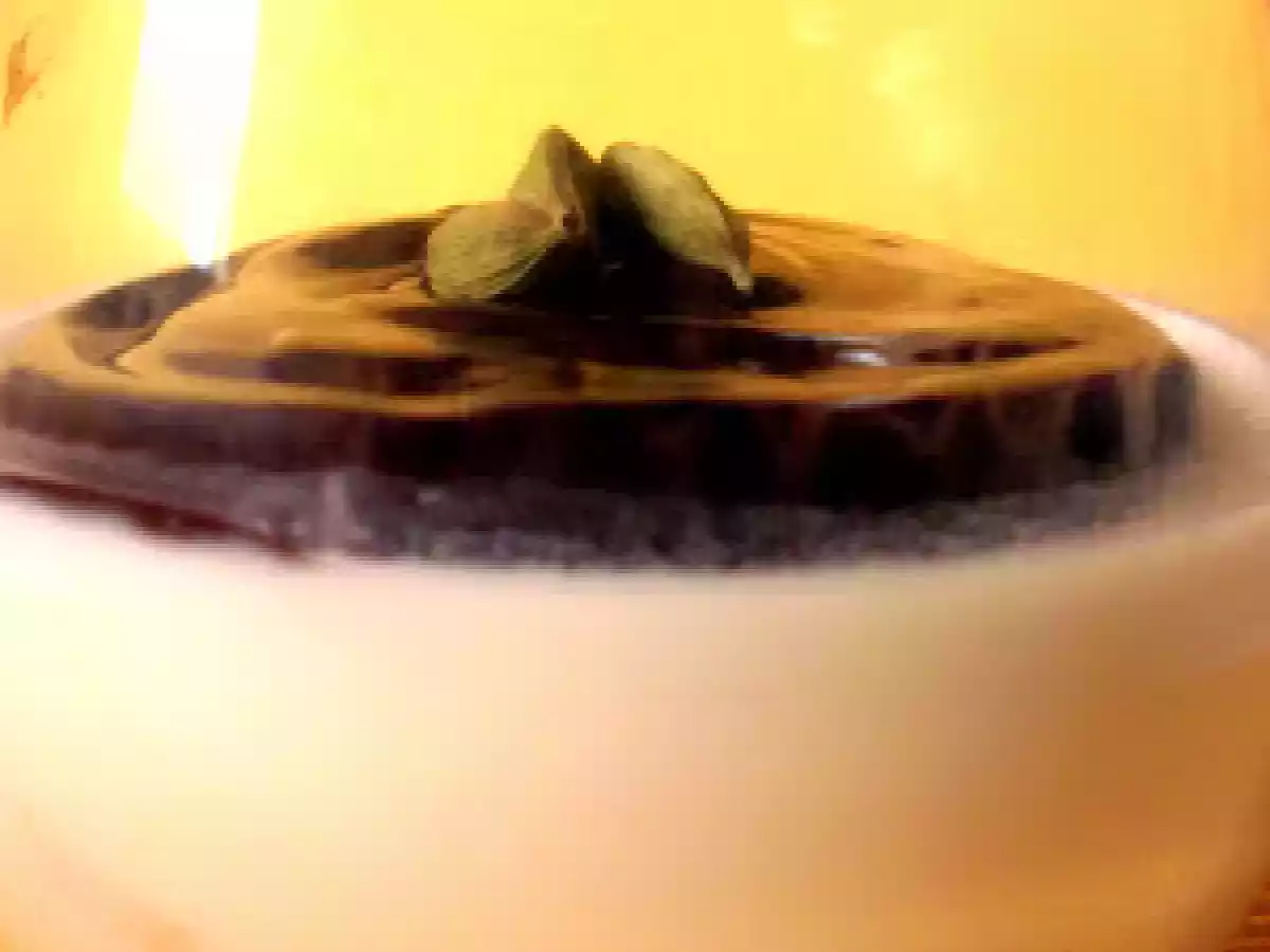 Un dolce dell'ultimo minuto, panna cotta al cardamomo con pere al rum