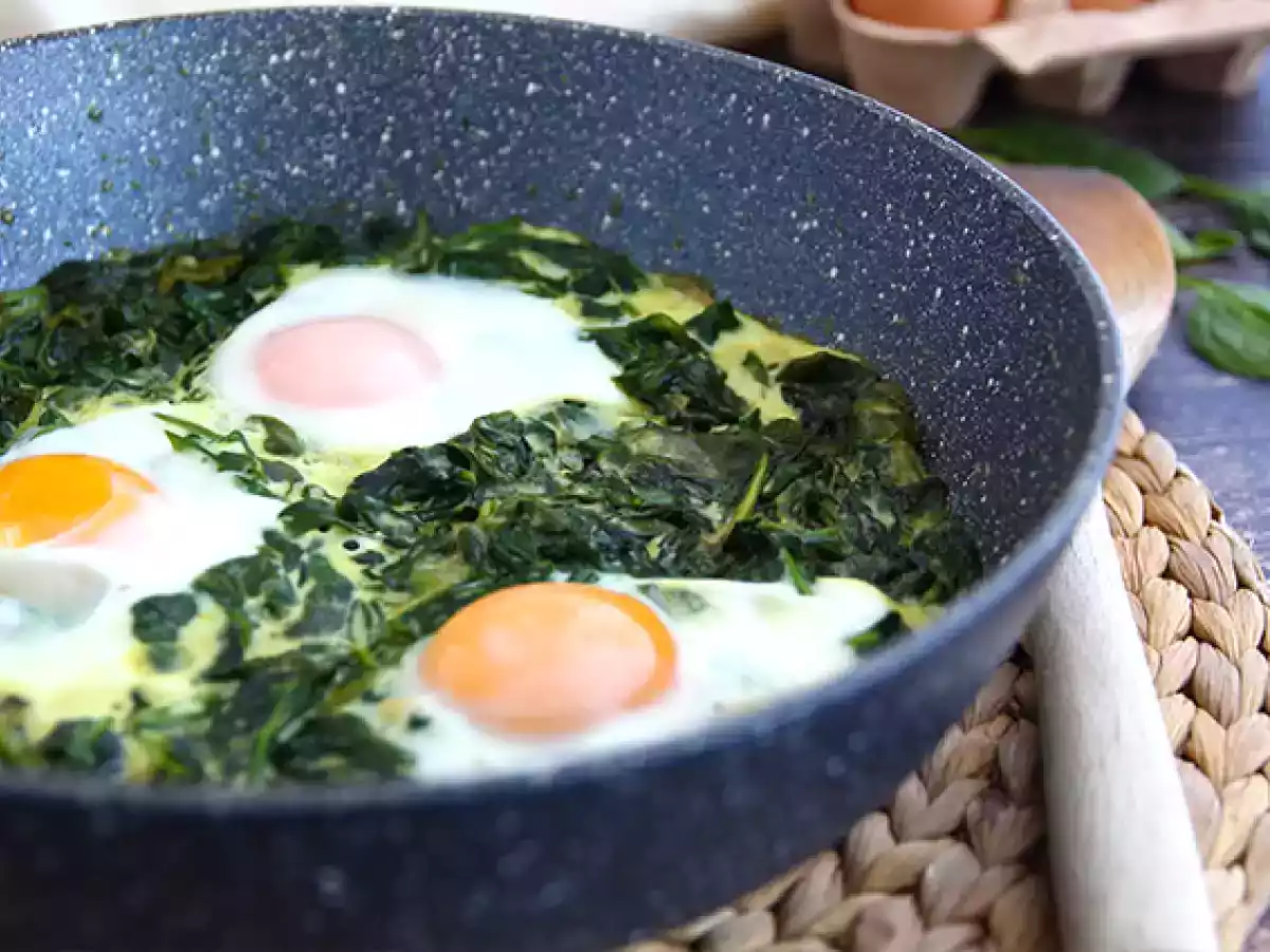 Uova e spinaci, la ricetta perfetta per una cena veloce - foto 4