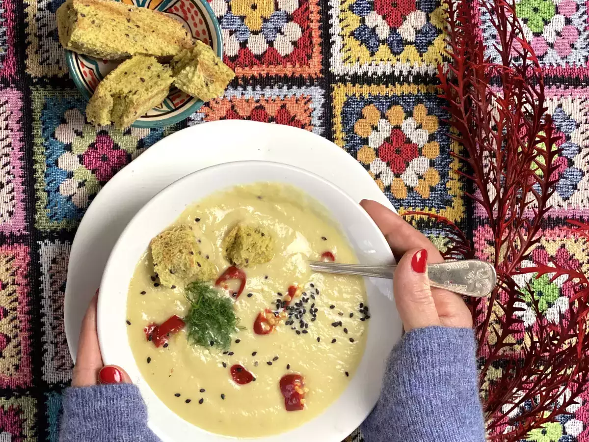 Vellutata di finocchi con mela e sesamo nero - foto 3