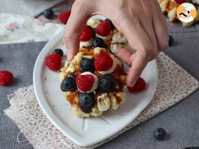 Waffle con frutta, cioccolato e crema al mascarpone - foto 4