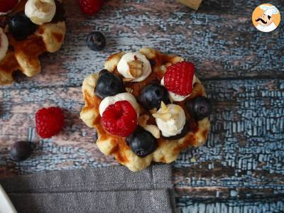 Waffle con frutta, cioccolato e crema al mascarpone - foto 8