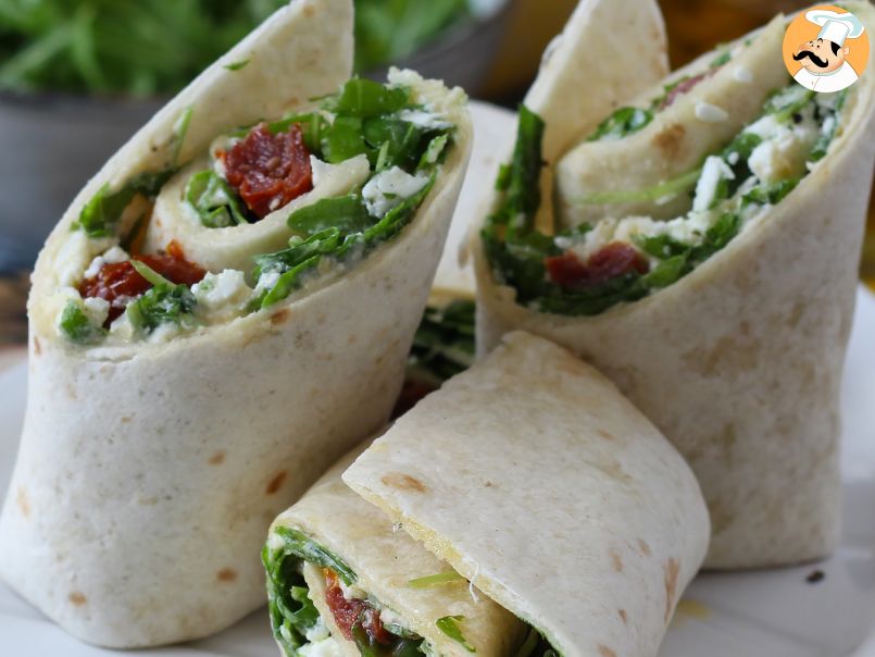 Wrap vegetariano con hummus, rucola, peperoni e feta - foto 2