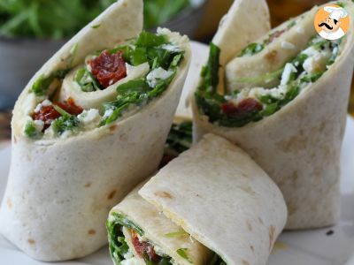 Wrap vegetariano con hummus, rucola, peperoni e feta - foto 2