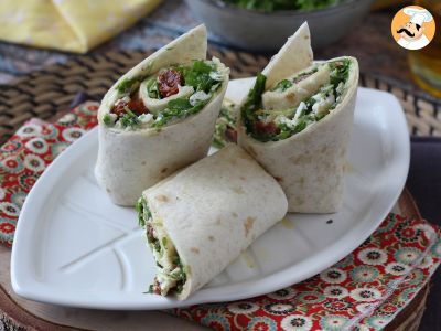 Wrap vegetariano con hummus, rucola, peperoni e feta - foto 3