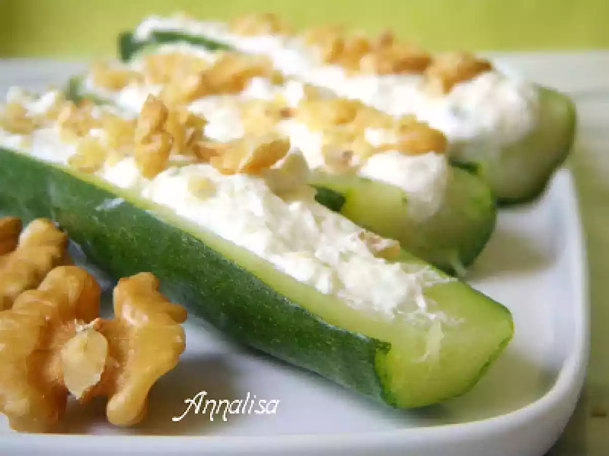 Zucchine ripiene philadelphia e noci