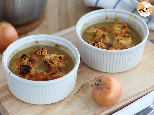 Zuppa di cipolle, la gustosa ricetta francese - Ricetta Petitchef